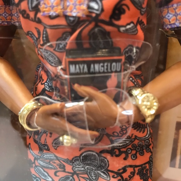 Maya Angelou Doll, Barbie Inspiring Women - Picture 5 of 15